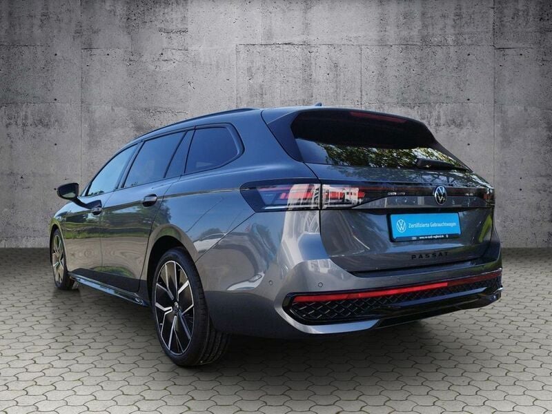 Gebraucht VW Passat IQ Drive 150 PS (110 kW) 2024 Grau Kombi