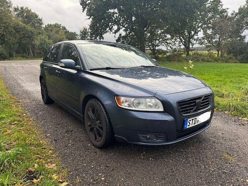 Blau Gebraucht 2008 Volvo V50 Kombi | 1.750 € (Fairer Preis) - Bild 1/4