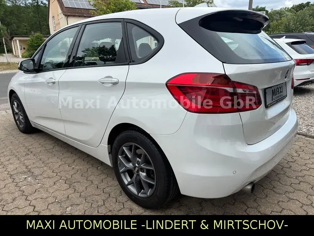 Gebraucht BMW 218 Active Tourer Advantage 140 PS (102 kW) 2018 Weiß Van / Kleinbus