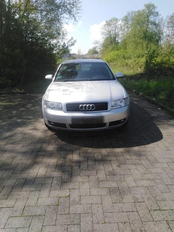 Silber Gebraucht 2004 Audi A4 Limousine | 2.450 € (Guter Preis) - Bild 1/4