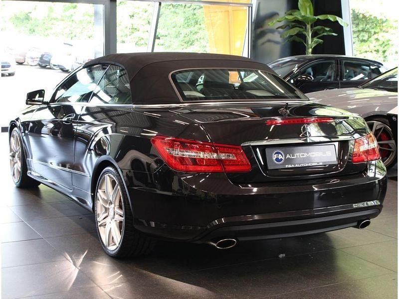 Gebraucht Mercedes E350 AMG line 306 PS (225 kW) 2012 Schwarz Cabrio