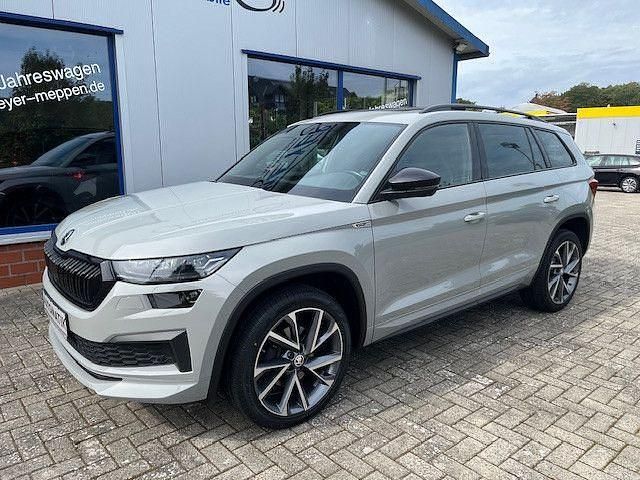 Stahlgrau Gebraucht 2023 Skoda Kodiaq SportLine SUV | 35.900 € (Fairer Preis) - Bild 1/4