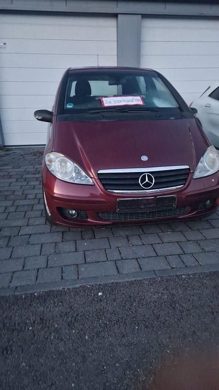 Rot Gebraucht 2006 Mercedes A180 Classic Kleinwagen | 2.400 € (Fairer Preis) - Bild 1/4