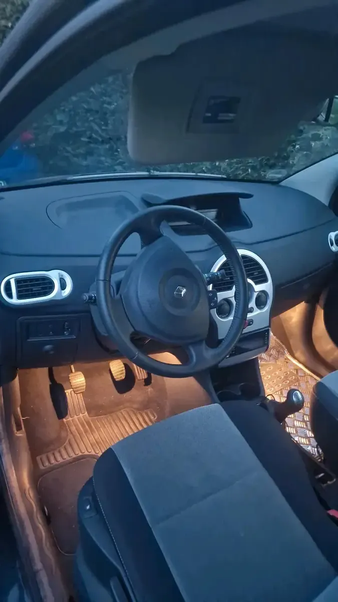 Gebraucht Renault Modus 75 PS (55 kW) 2007 Schwarz Van / Kleinbus