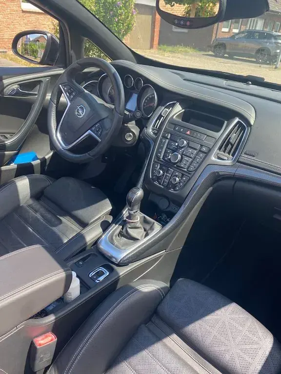 Gebraucht Opel Cascada Innovation 120 PS (88 kW) 2016 Schwarz Cabrio