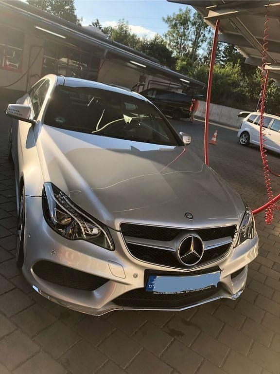 Silber Gebraucht 2013 Mercedes E250 Coupé | 17.500 € (Etwas zu teuer) - Bild 1/4