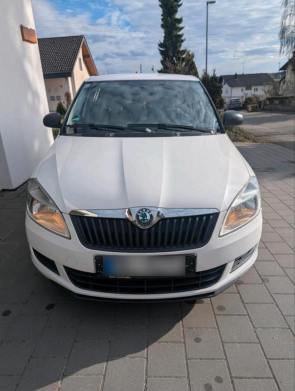 Gebraucht Skoda Fabia 65 PS (47 kW) 2012 Weiß Kleinwagen