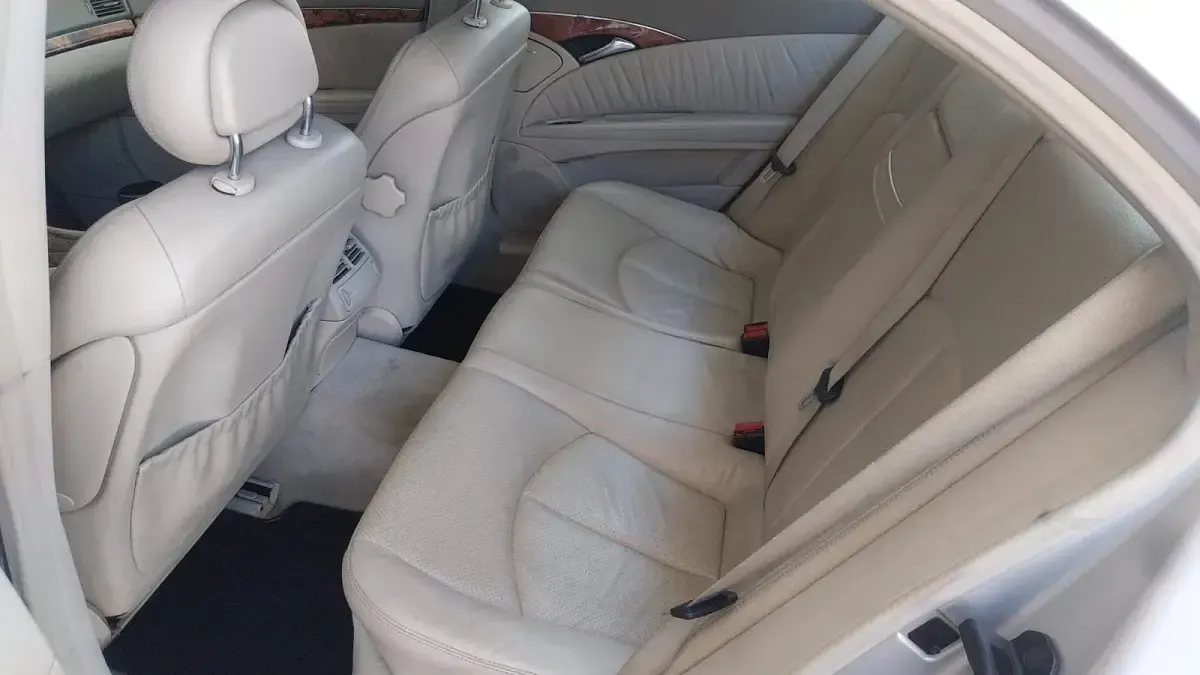 Gebraucht Mercedes E220 150 PS (110 kW) 2004 Silber Limousine