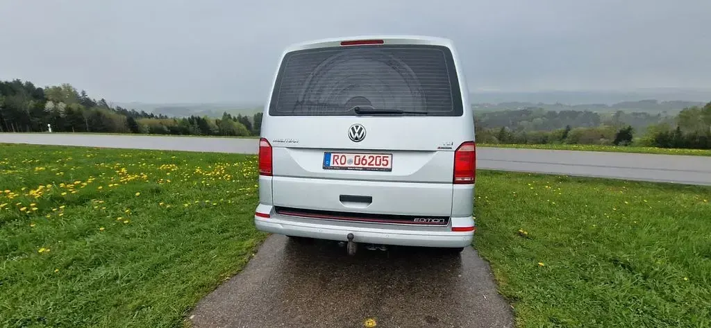 Używany VW Multivan Trendline 150 KM (110 kW) 2016 Srebrny Minivan
