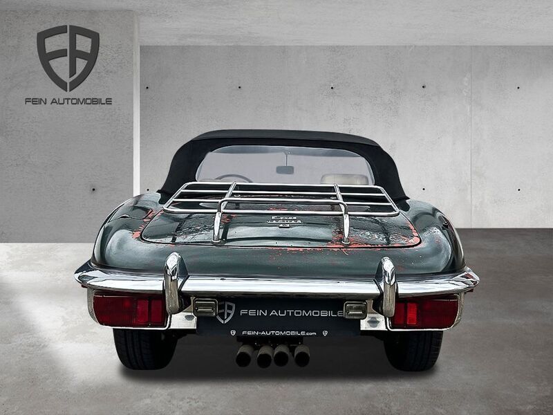 Second-hand Jaguar E-Type 265 CP (194 kW) 1974 Verde Cabrio