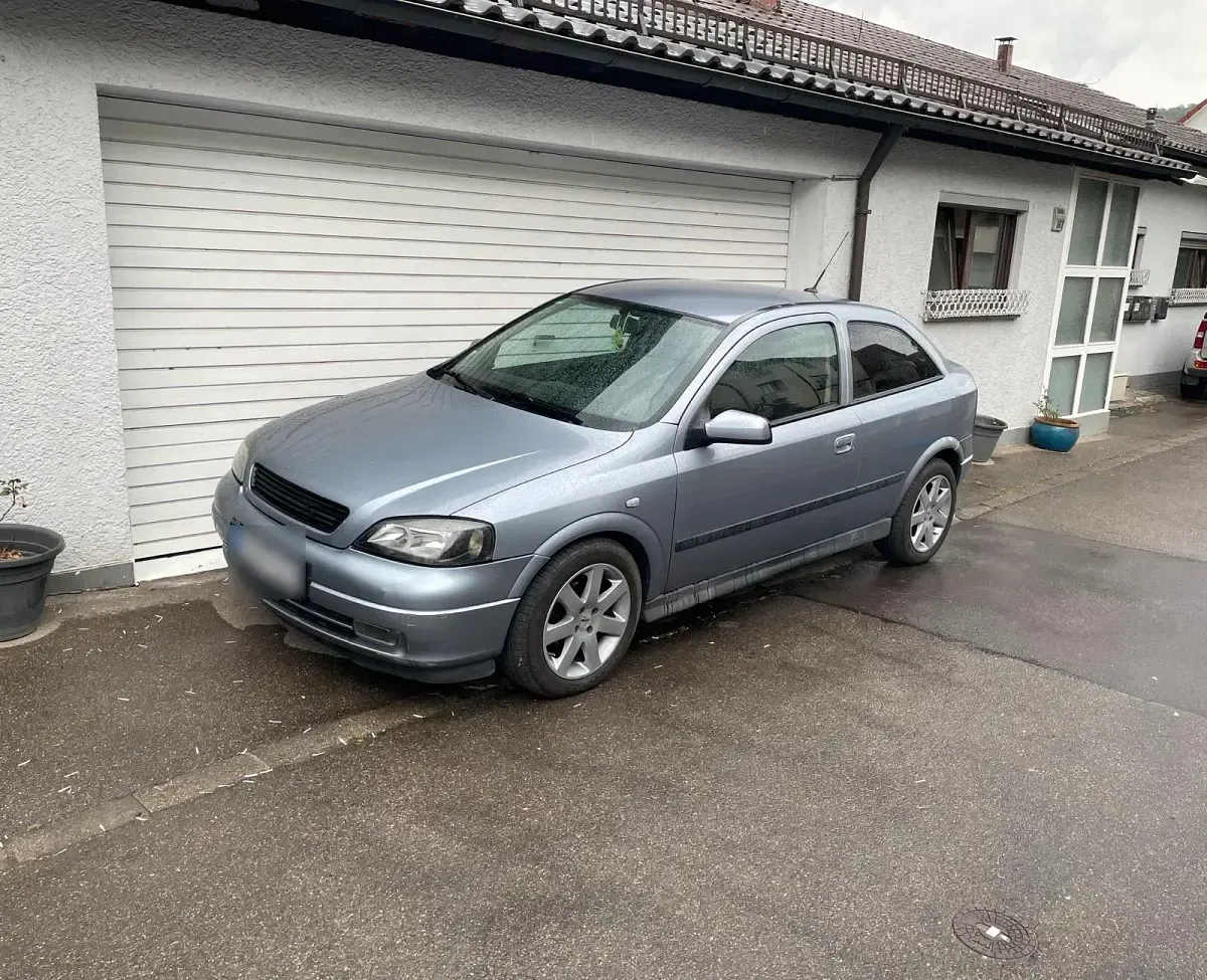 Gebraucht Opel Astra 105 PS (77 kW) 2002 Silber Coupé