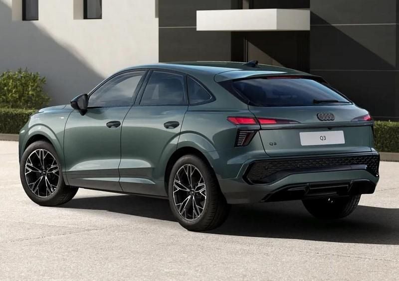 Neu Audi Q3 Sportback Advanced 150 PS (110 kW) 2025 Salbeigrün metallic SUV