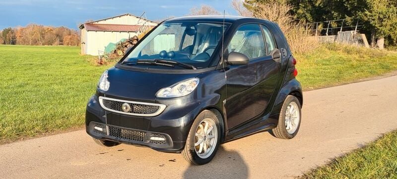 Schwarz Gebraucht 2018 Smart ForTwo Electric Drive Coupé | 6.500 € - Bild 1/4