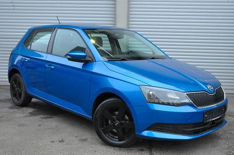 Gebraucht Skoda Fabia Ambition 90 PS (66 kW) 2015 Blau Limousine