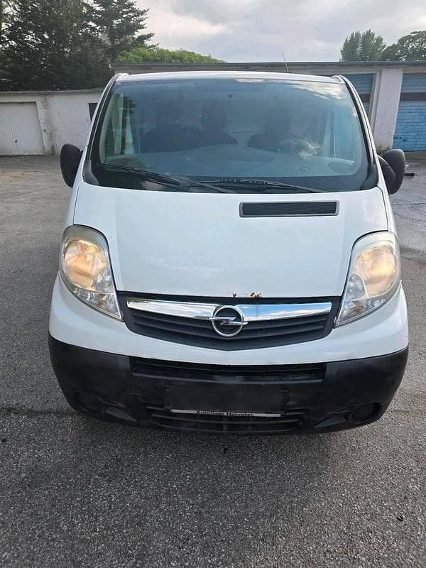 Weiß Gebraucht 2011 Opel Vivaro Van | 2.500 € - Bild 1/4