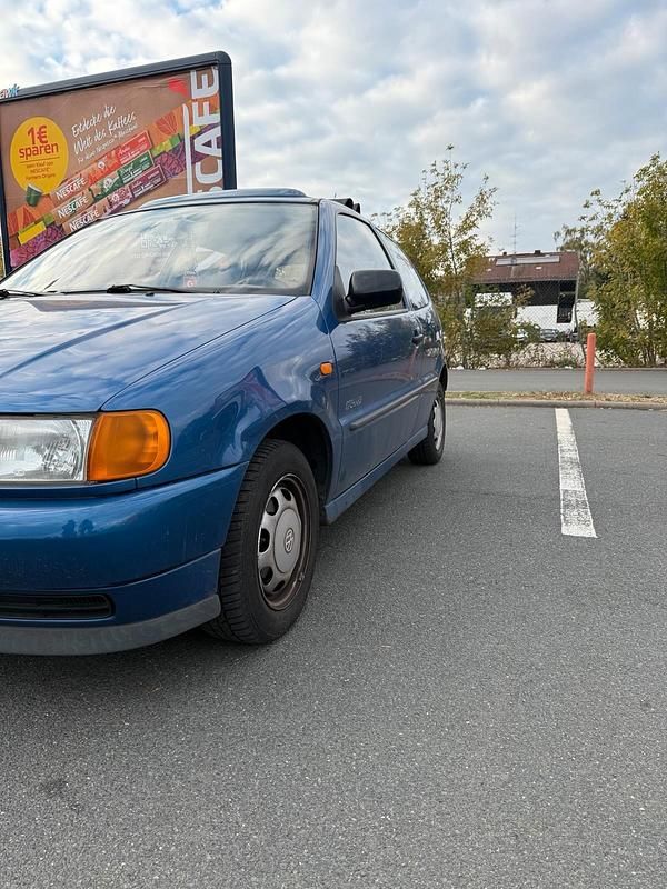 Gebraucht VW Polo 50 PS (36 kW) 1999 Blau Kleinwagen