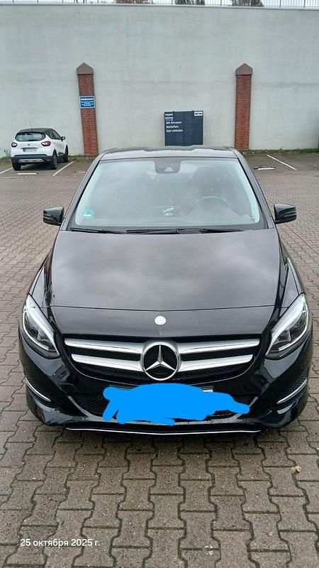 Gebraucht Mercedes B250 211 PS (155 kW) 2015 Schwarz Van / Kleinbus