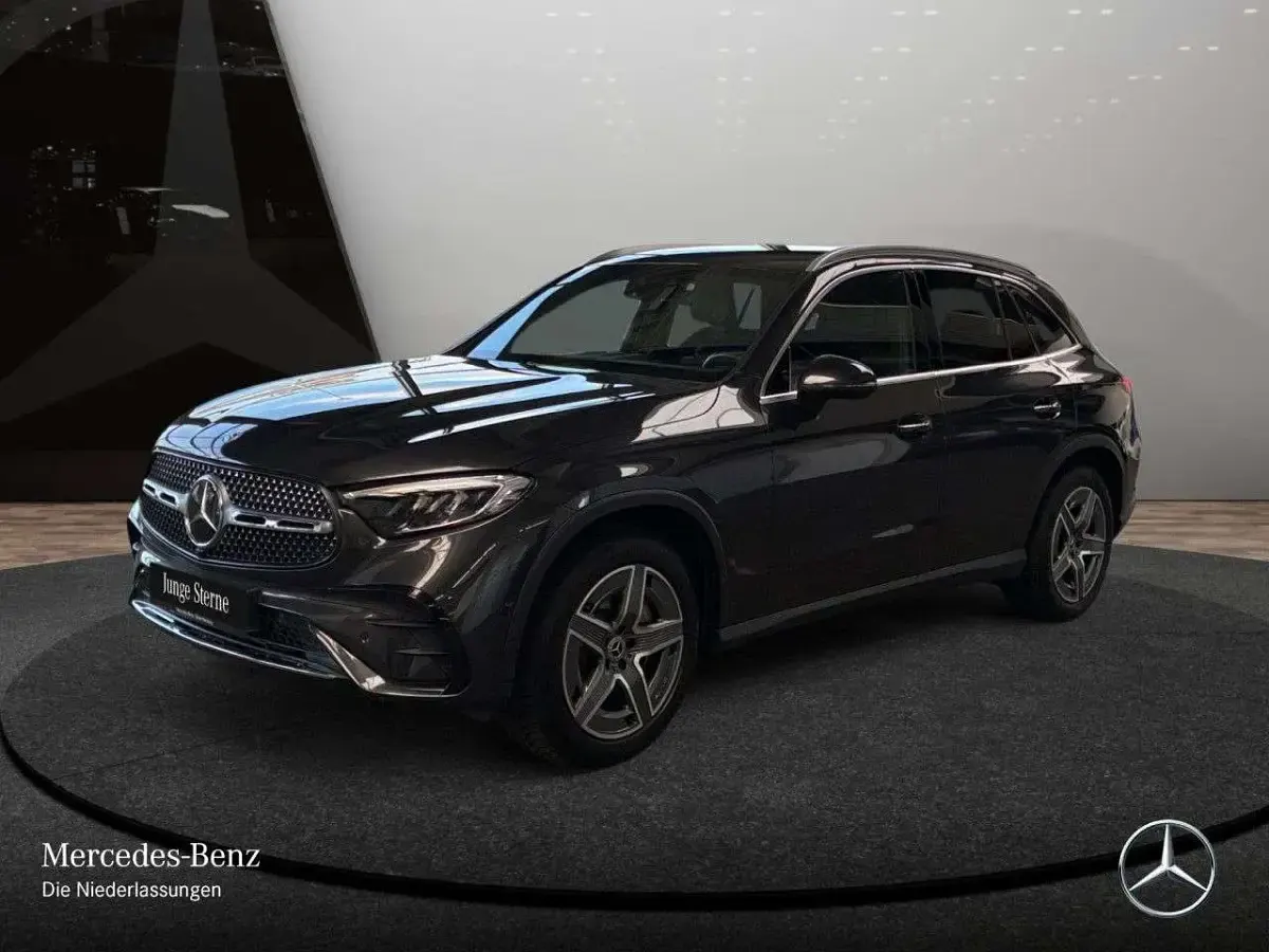 Gebraucht Mercedes GLC200 AMG 204 PS (150 kW) 2023 Grau SUV