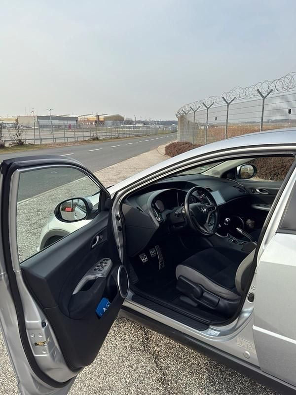 Gebraucht Honda Civic 140 PS (102 kW) 2007 Grau Kleinwagen