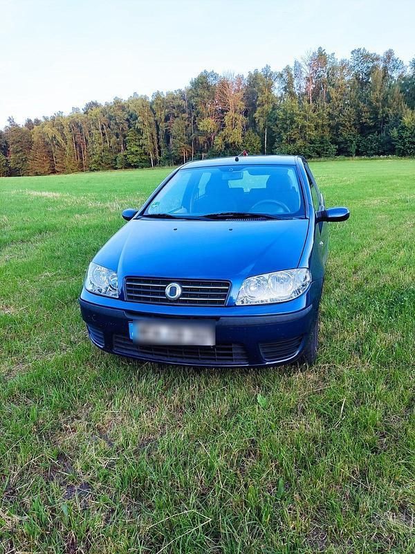 Blau Gebraucht 2003 Fiat Punto Kleinwagen | 250 € (Superpreis) - Bild 1/4