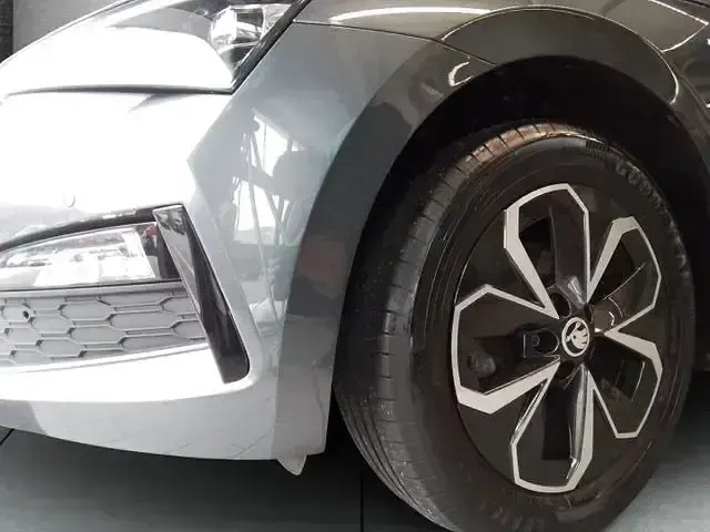 Gebraucht Skoda Scala Drive 150 PS (110 kW) 2020 Grau Kleinwagen
