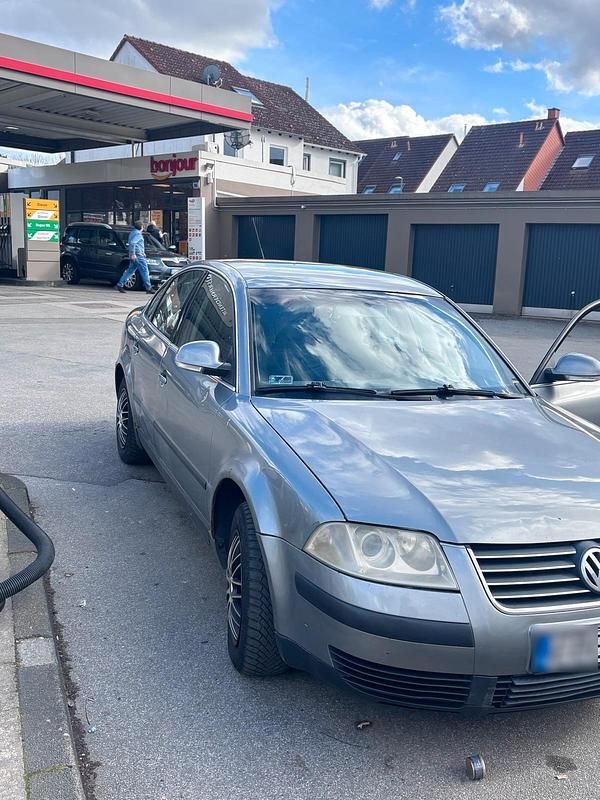 Gebraucht VW Passat 116 PS (85 kW) 2004 Grau Limousine