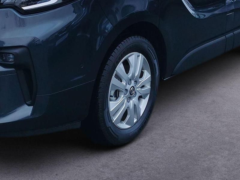 Gebraucht Nissan Primastar 170 PS (125 kW) 2025 Grey comete Van / Kleinbus