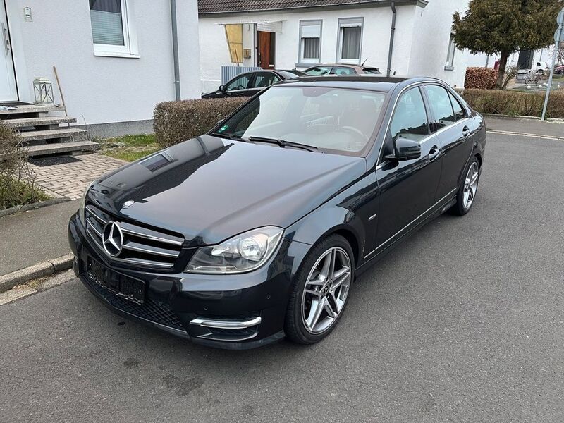 Schwarz Gebraucht 2011 Mercedes C180 Avantgarde Limousine | 9.000 € (Fairer Preis) - Bild 1/4