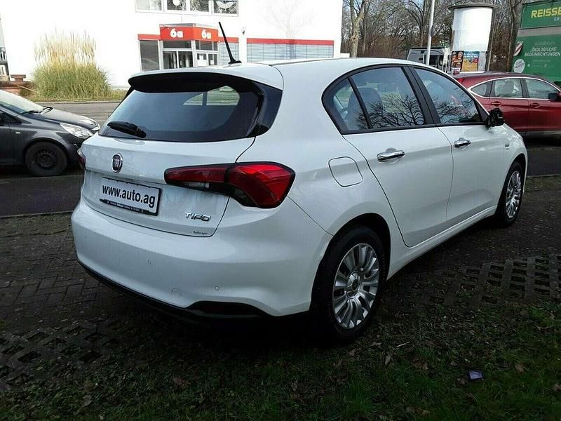 Gebraucht Fiat Tipo Easy 120 PS (88 kW) 2017 Weiß Limousine