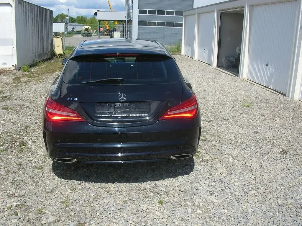 Gebraucht Mercedes CLA180 122 PS (89 kW) 2016 Schwarz Limousine