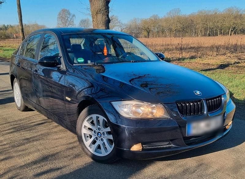 Gebraucht BMW 318 130 PS (95 kW) 2007 Blau Limousine