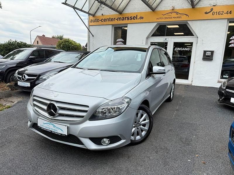 Silber Gebraucht 2011 Mercedes B180 Van / Kleinbus | 11.890 € (Teuer) - Bild 1/4