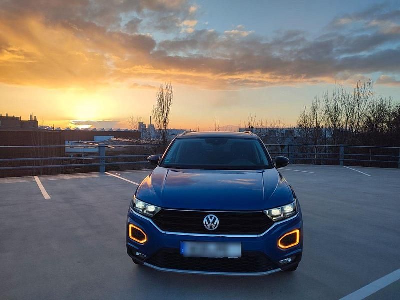 Gebraucht VW T-Roc Style 150 PS (110 kW) 2018 Blau SUV