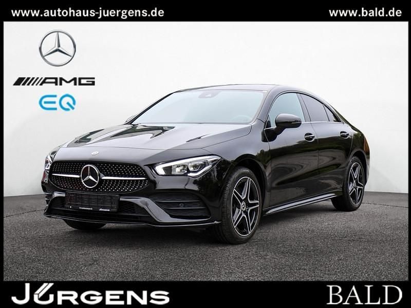 Schwarz unilack nachtschwarz Gebraucht 2021 Mercedes CLA250e AMG Limousine | 31.770 € (Fairer Preis) - Bild 1/4