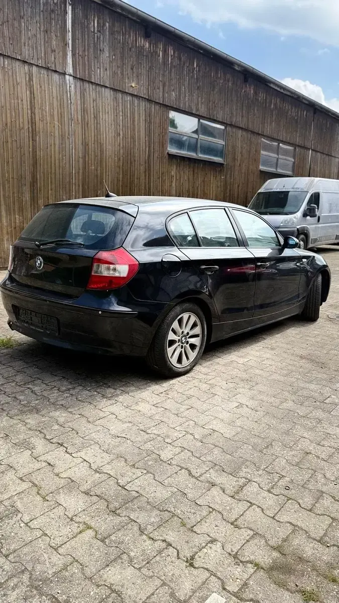 Gebraucht BMW 116 115 PS (84 kW) 2006 Schwarz Kleinwagen