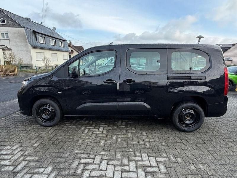 Neu Opel Combo 131 PS (96 kW) 2026 Schwarz Van / Kleinbus
