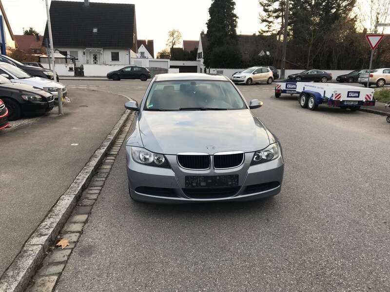 Grau Gebraucht 2005 BMW 320 Limousine | 2.900 € (Superpreis) - Bild 1/4