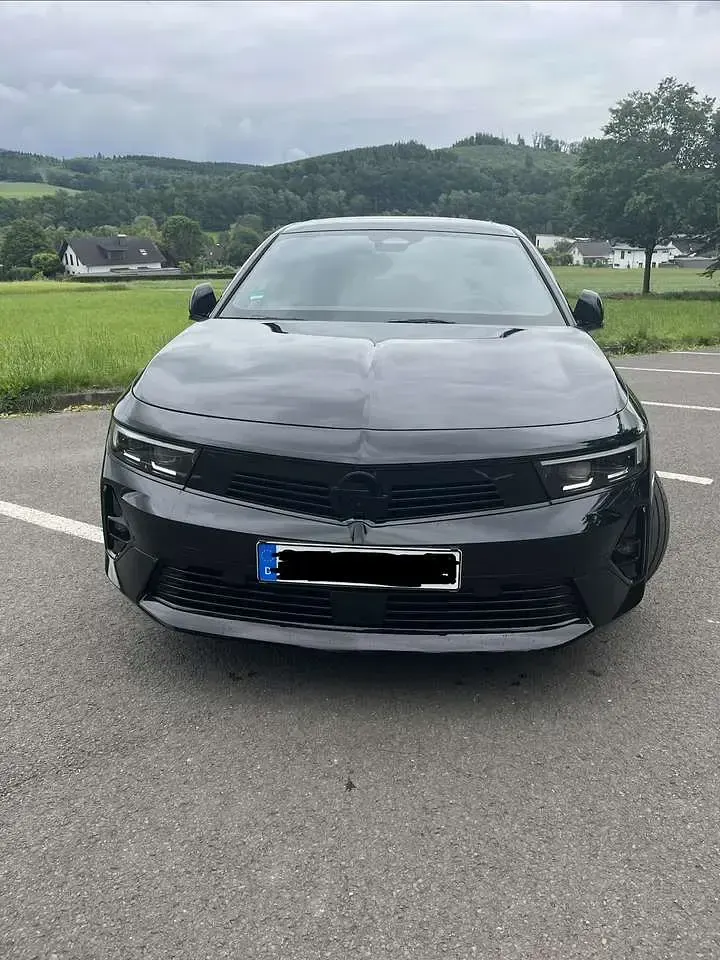 Gebraucht Opel Astra Ultimate 131 PS (96 kW) 2024 Schwarz Kleinwagen