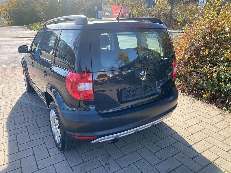 Gebraucht Skoda Yeti 105 PS (77 kW) 2012 Schwarzmagic perleffekt SUV