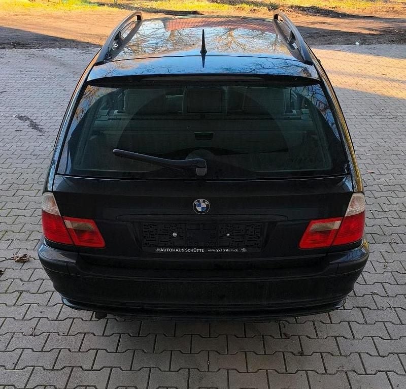 Gebraucht BMW 320 150 PS (110 kW) 2004 Schwarz Kombi