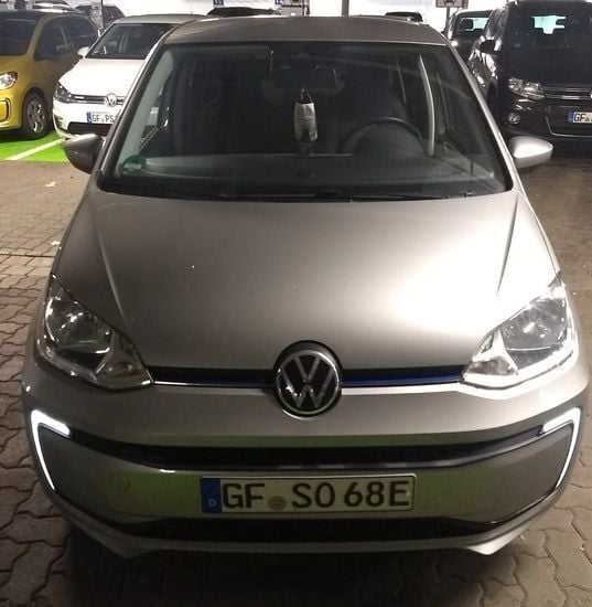 Silber Gebraucht 2021 VW e-up! Active Kleinwagen | 13.499 € (Guter Preis) - Bild 1/4