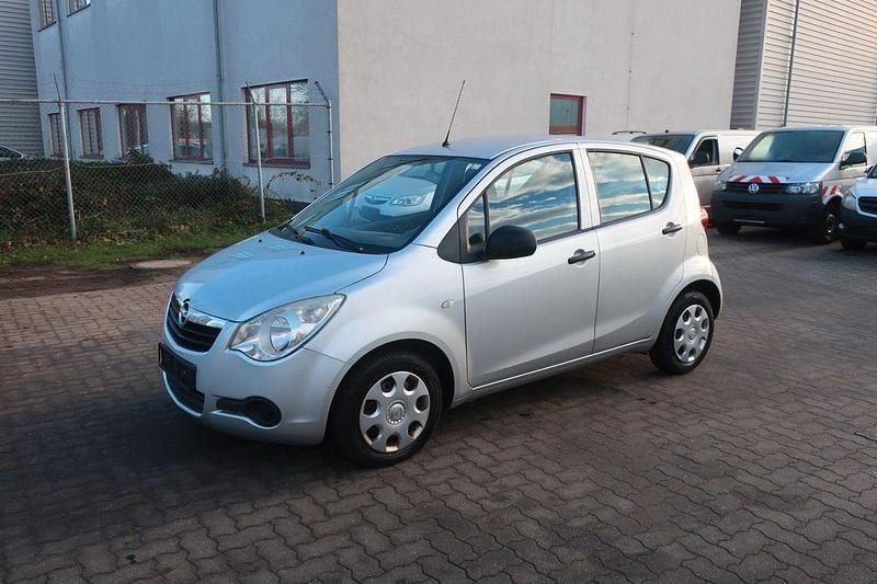 Gebraucht Opel Agila 65 PS (47 kW) 2009 Silber Kleinwagen