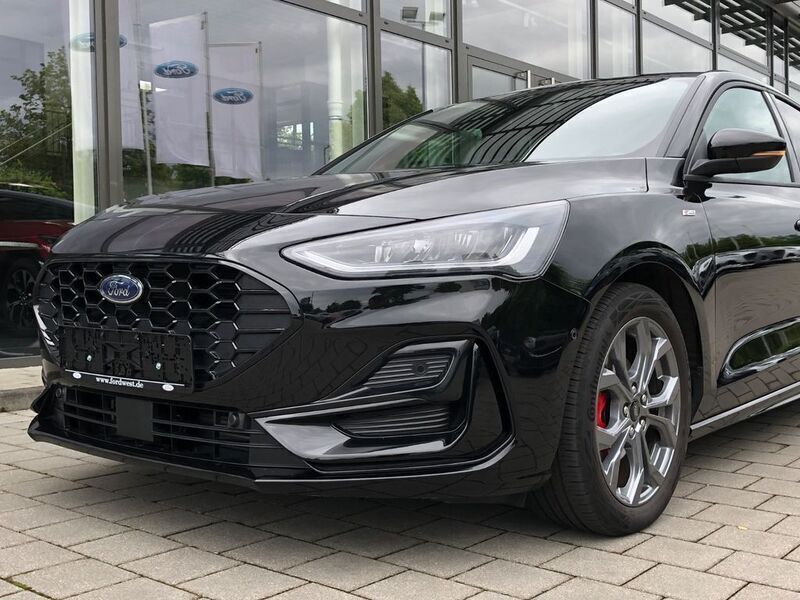 Gebraucht Ford Focus ST-Line 155 PS (114 kW) 2024 Ein traum in iridium schwarz Limousine