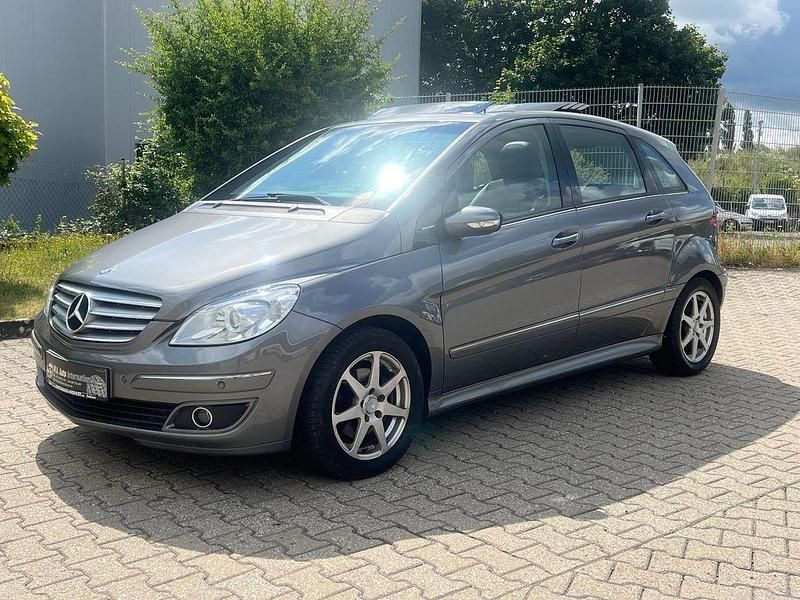 Grau Gebraucht 2007 Mercedes B180 Edition Van / Kleinbus | 2.790 € (Guter Preis) - Bild 1/4