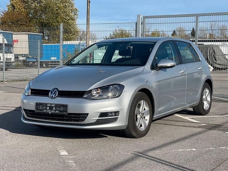 Gebraucht VW Golf VII Comfortline 110 PS (80 kW) 2016 Silber Limousine