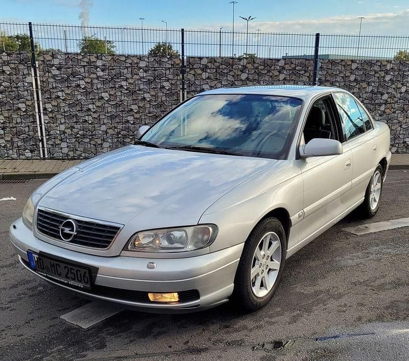 Silber Gebraucht 2003 Opel Omega Edition Limousine | 2.900 € (Fairer Preis) - Bild 1/4