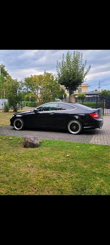 Gebraucht Mercedes C250 AMG line 204 PS (150 kW) 2012 Schwarz Coupé