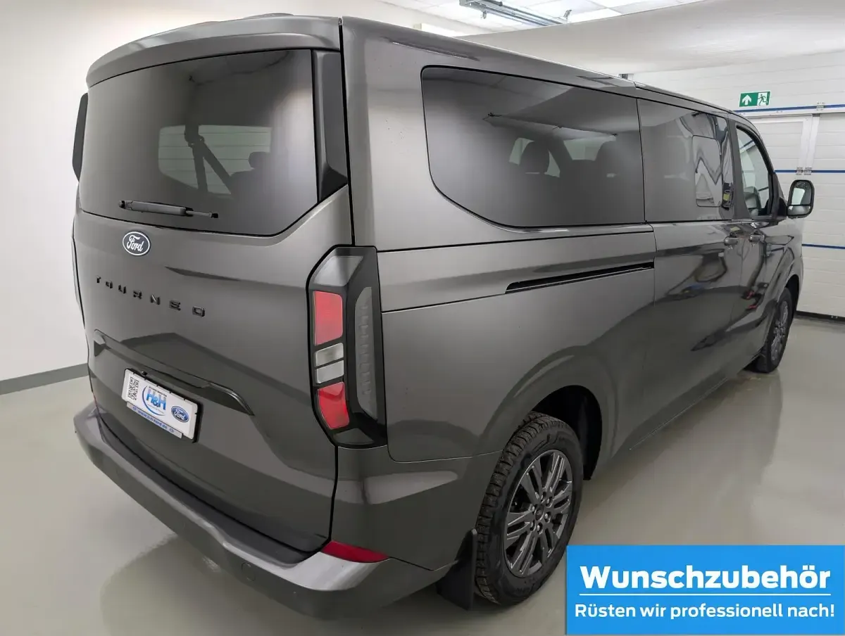 Gebraucht Ford Tourneo Custom Titanium 136 PS (100 kW) 2025 Grau Van