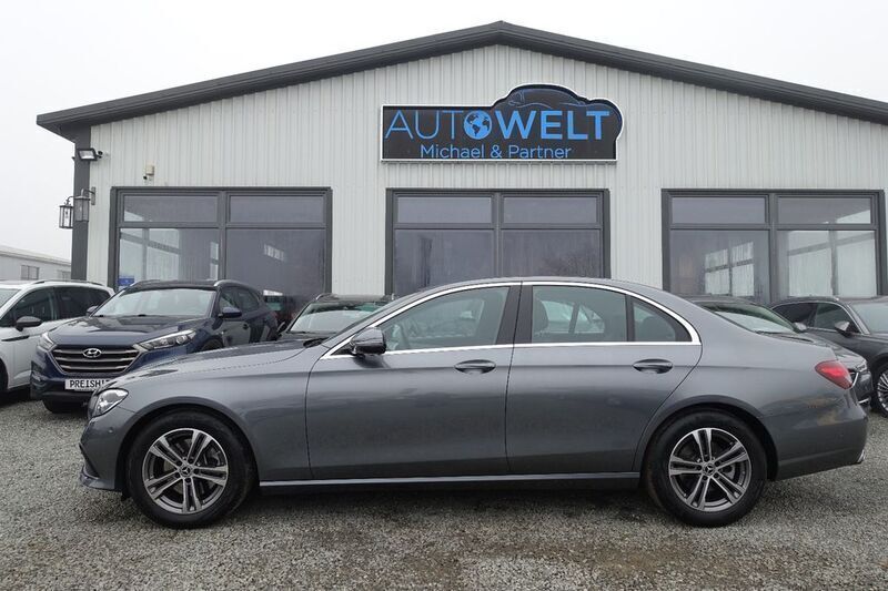 Selenitgrau metalliclack Gebraucht 2023 Mercedes E200 Limousine | 39.980 € (Guter Preis) - Bild 1/4