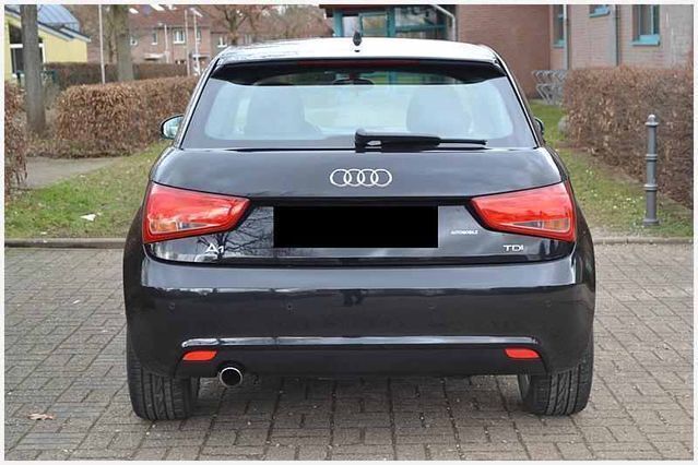 Gebraucht Audi A1 105 PS (77 kW) 2011 Schwarz metallic Kleinwagen